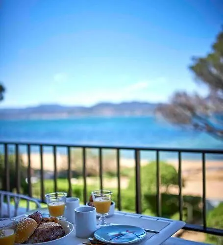 By The - Beautiful 2 Bedrooms - - Sea View - Garage דירה *