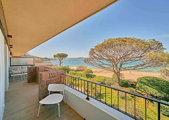 By The - Beautiful 2 Bedrooms - - Sea View - Garage דירה סן טרופז